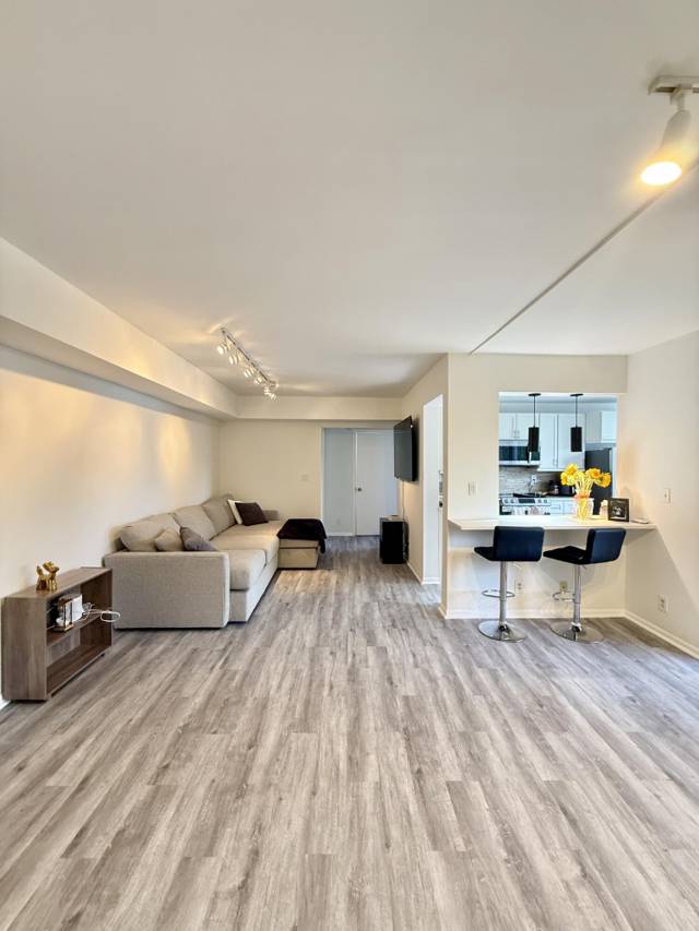 5910 MORNINGSTAR Circle #306