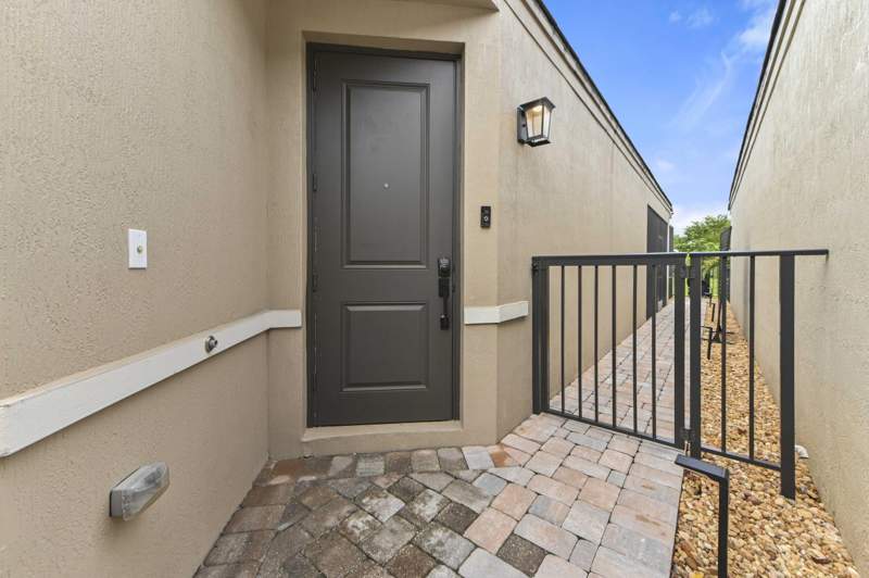 3 bedroom Single Family Residence at 355 NW 33rd Lane, Residences At Palm Aire, Pompano Beach — photo 4