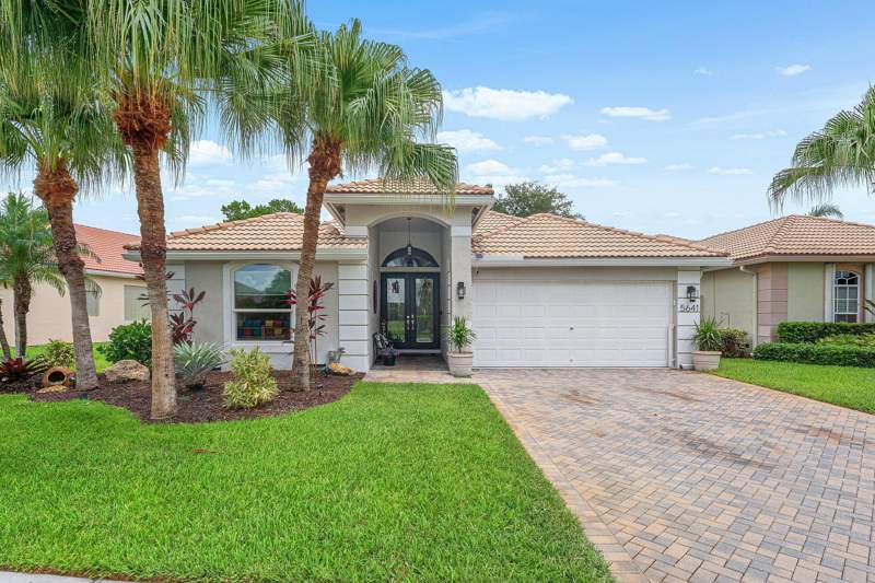 3 bedroom Single Family Residence at 5641 Fountains Drive #5641, Enclave At The Fountains 3, Lake Worth — photo 2