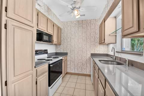 129 Greenbrier Drive, Palm Springs FL - photo 8 of 26