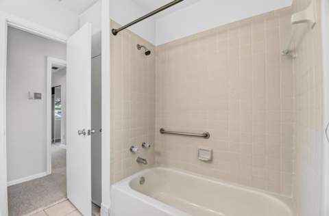 129 Greenbrier Drive, Palm Springs FL - photo 18 of 26