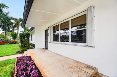 129 Greenbrier Drive, Palm Springs FL - photo 24 of 26