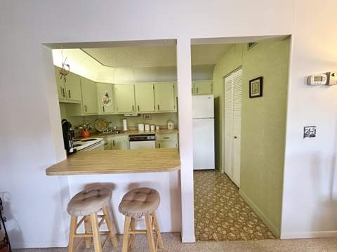132 Lake Pine Circle #B-2, Greenacres FL - photo 7 of 42