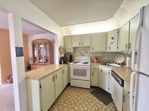 132 Lake Pine Circle #B-2, Greenacres FL - photo 9 of 42
