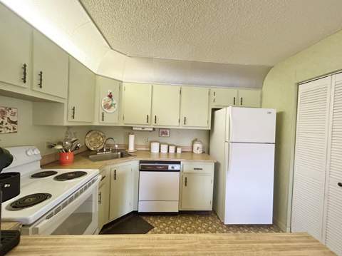 132 Lake Pine Circle #B-2, Greenacres FL - photo 10 of 42