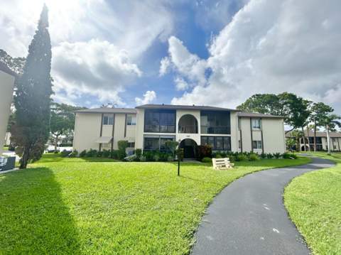 132 Lake Pine Circle #B-2, Greenacres FL - photo 6 of 42
