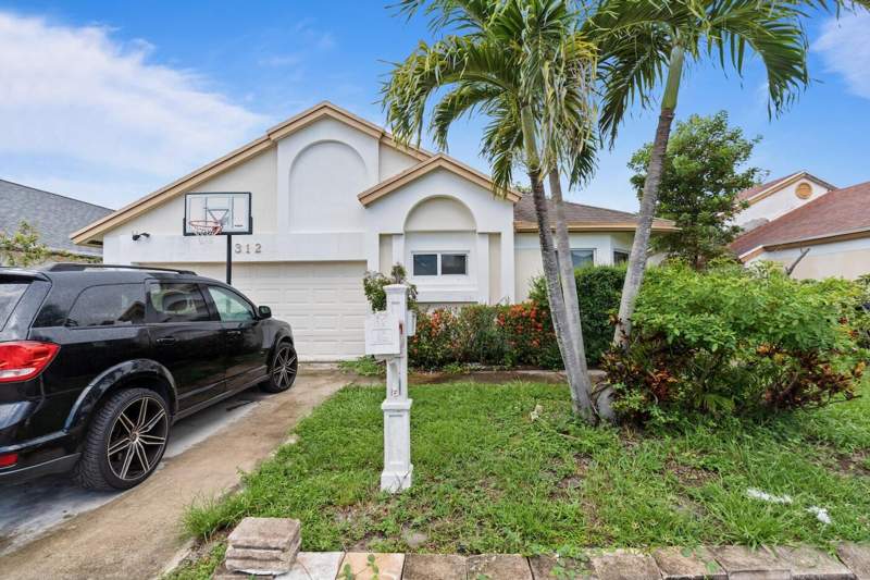 3 bedroom Single Family Residence at 312 Bishop Road, North Lauderdale Division, North Lauderdale — photo 2