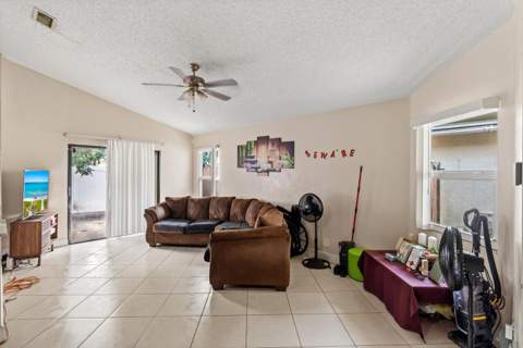 312 Bishop Road, North Lauderdale FL - photo 10 of 35