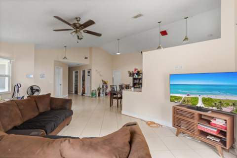 312 Bishop Road, North Lauderdale FL - photo 11 of 35