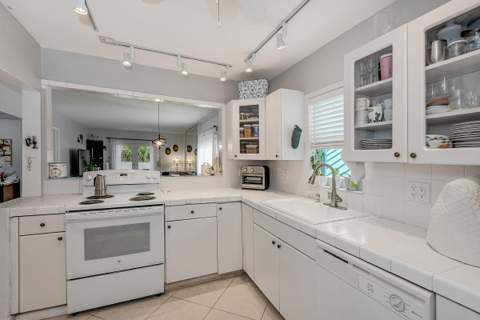 320 S Surf Road #206, Hollywood FL - photo 18 of 34