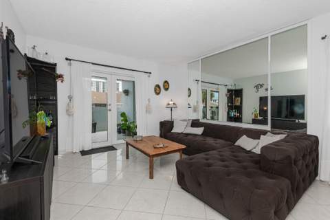 320 S Surf Road #206, Hollywood FL - photo 10 of 34