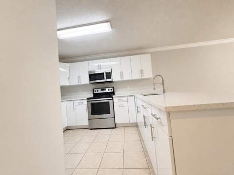 945 Imperial Lake Road, Lake Belvedere Estates FL - photo 7 of 32