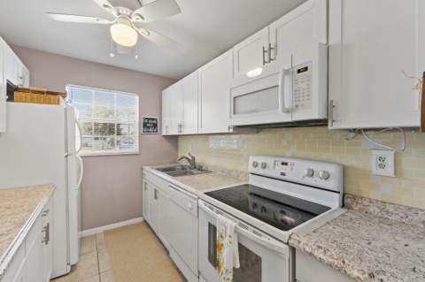 406 Sandpiper Drive #A, Fort Pierce FL - photo 9 of 29