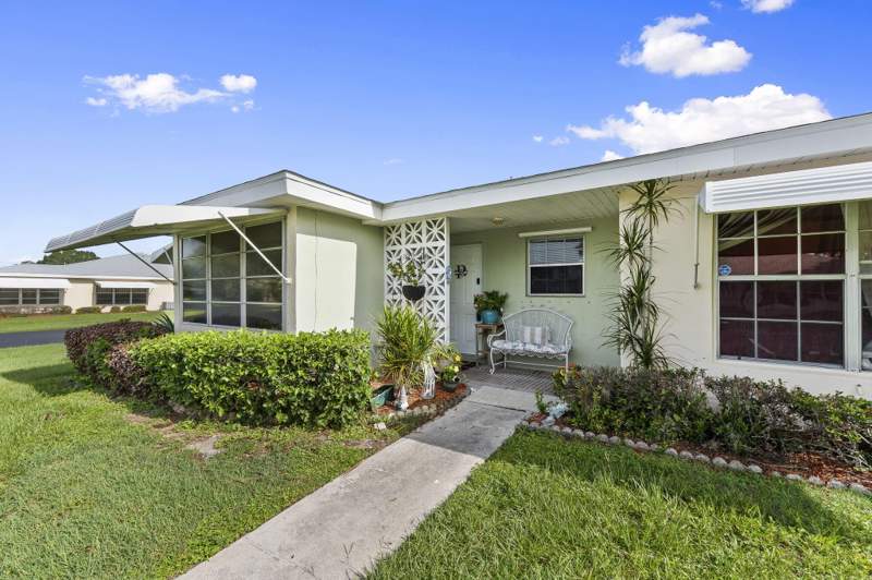 2 bedroom Condominium at 406 Sandpiper Drive #A, High Point Of Fort Pierce Condominium Section 1, Fort Pierce — photo 2