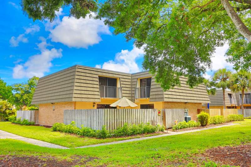 2 bedroom Townhouse at 325 3rd Way, Village Of Sandalwood Lakes 1, West Palm Beach — photo 5