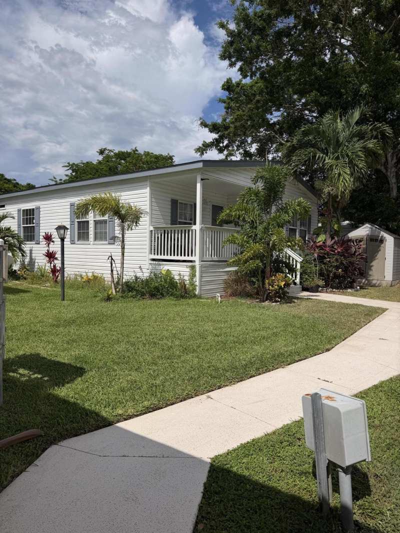 3 bedroom Mobile Home at 2555 PGA Boulevard #303, the Meadows, Palm Beach Gardens — photo 1