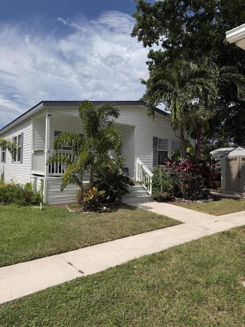 3 bedroom Mobile Home at 2555 PGA Boulevard #303, the Meadows, Palm Beach Gardens — photo 2