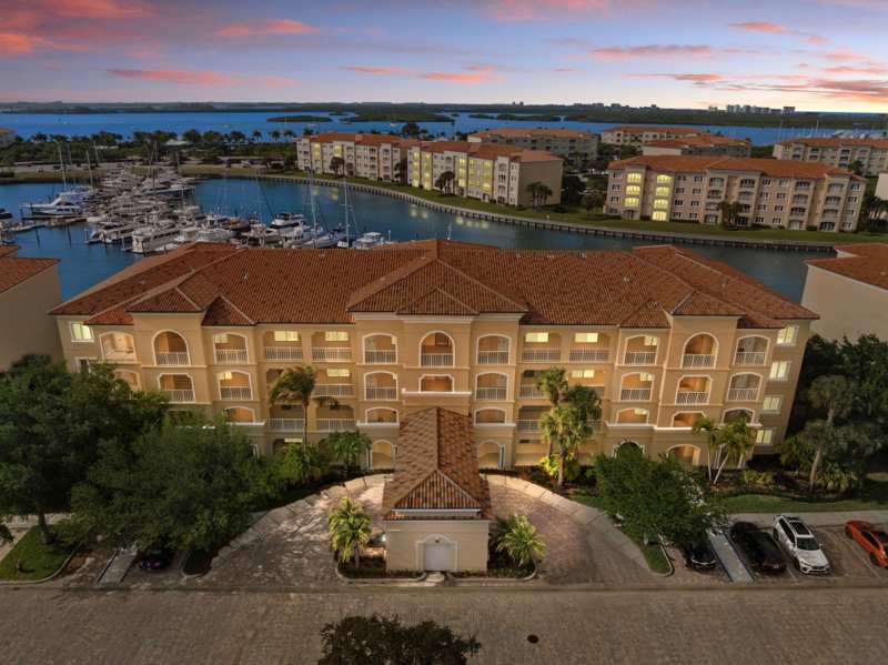 2 bedroom Condominium at 16 Harbour Isle Drive #303, Harbour Isle West, Fort Pierce — photo 1