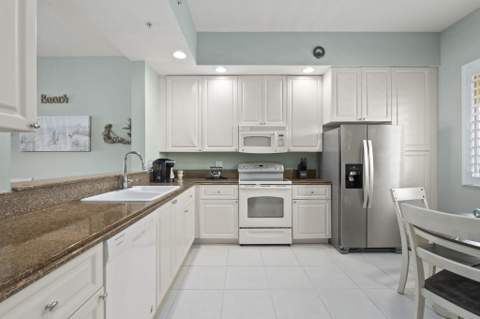 16 Harbour Isle Drive #303, Fort Pierce FL - photo 16 of 25