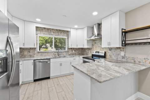 1431 SE Colchester Circle, Port St. Lucie FL - photo 10 of 32