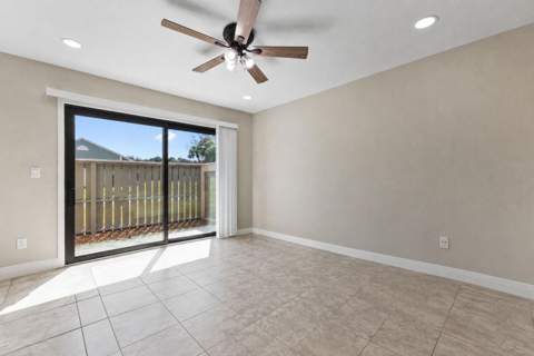 1431 SE Colchester Circle, Port St. Lucie FL - photo 11 of 32