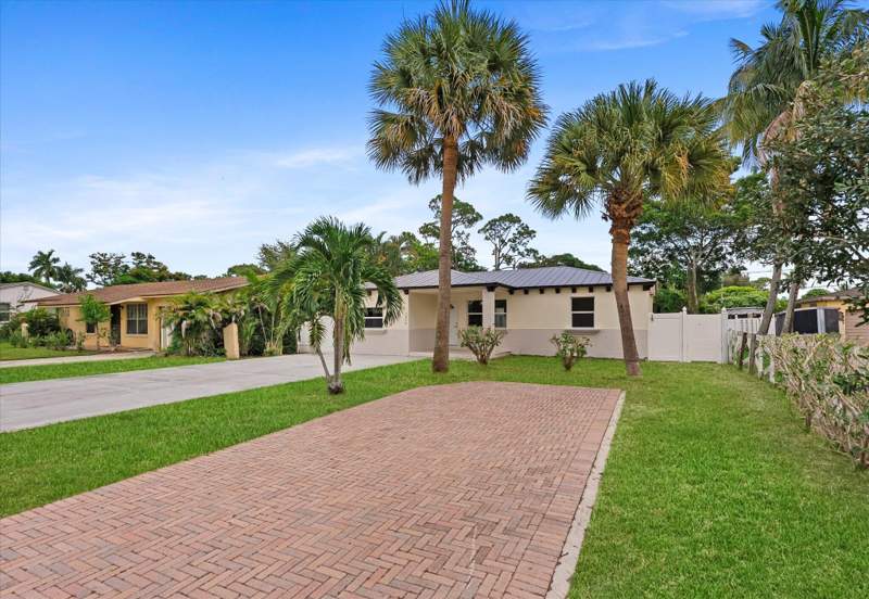 3 bedroom Single Family Residence at 3856 Corrigan Court, Lakewood Gardens Pl 1 In, Lake Worth Beach — photo 2
