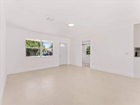 3856 Corrigan Court, Lake Worth Beach FL - photo 6 of 39