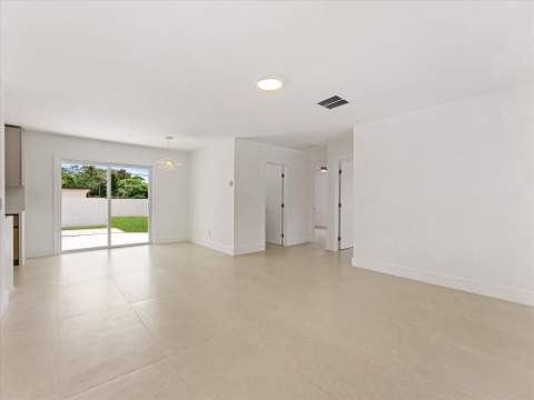 3856 Corrigan Court, Lake Worth Beach FL - photo 8 of 39