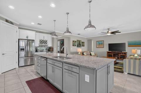 604 SE Monteiro Drive, Port St. Lucie FL - photo 15 of 40