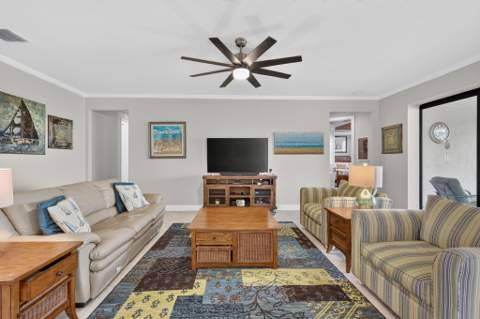 604 SE Monteiro Drive, Port St. Lucie FL - photo 10 of 40