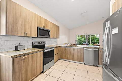 4033 NW 62nd Court, Coconut Creek FL - photo 12 of 34