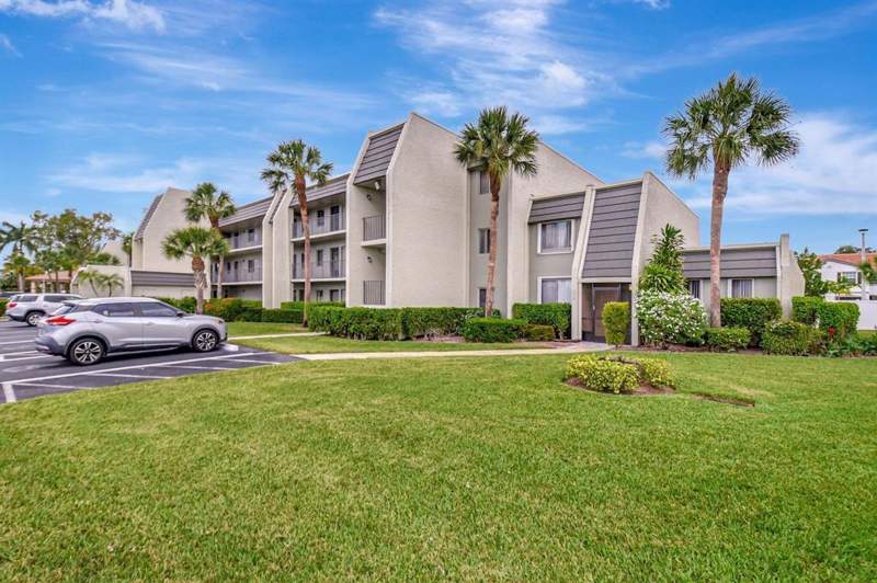 2 bedroom Condominium at 4070 Tivoli Court #307, Fountains Of Palm Beach Condo 7, Lake Worth — photo 5