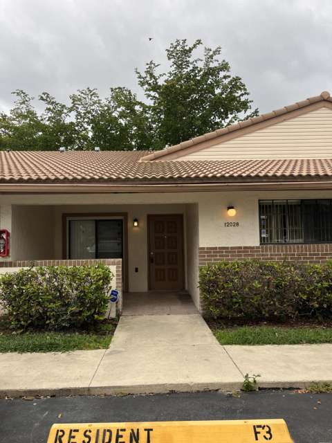 12028 Royal Palm Boulevard #3-F, waterfront for sale in Coral Springs