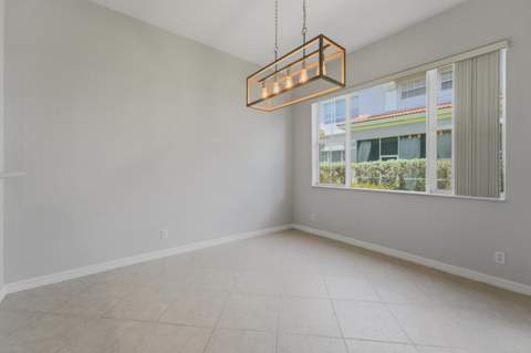 126 Lancaster Road, Boynton Beach FL - photo 9 of 43