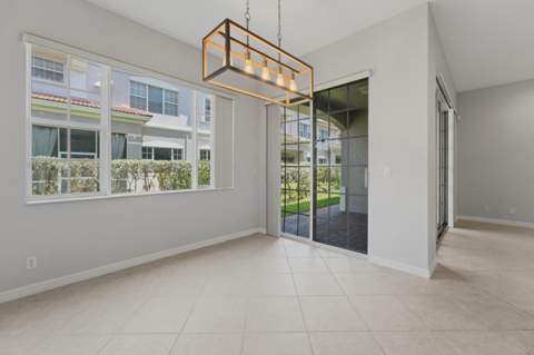 126 Lancaster Road, Boynton Beach FL - photo 10 of 43