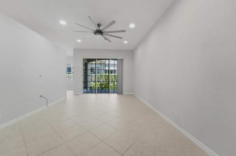 126 Lancaster Road, Boynton Beach FL - photo 11 of 43
