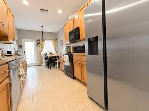 1908 SE Korona Drive, FL - photo 6 of 26