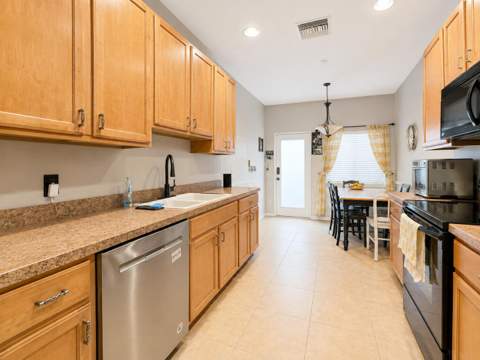 1908 SE Korona Drive, FL - photo 7 of 26