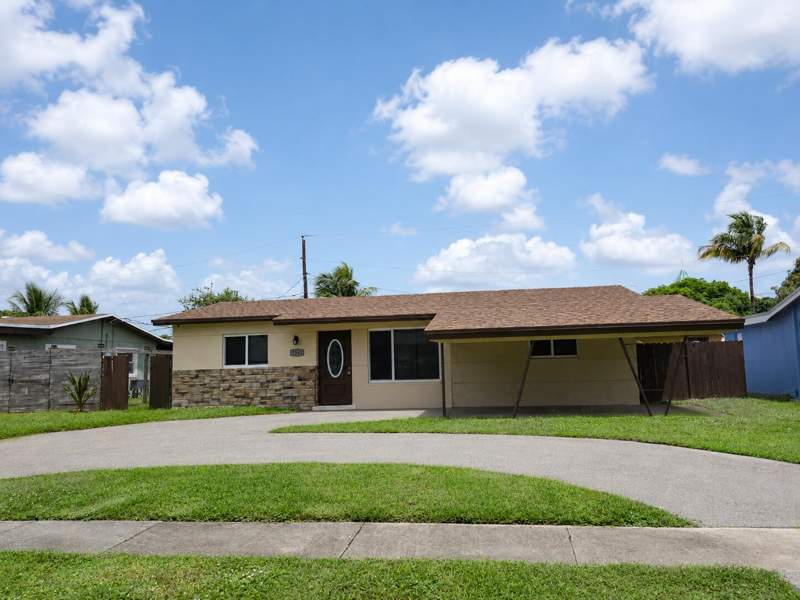 3 bedroom Single Family Residence at 2341 NW 11th Court, Esquire Lake Estates Sec 1, Pompano Beach — photo 2