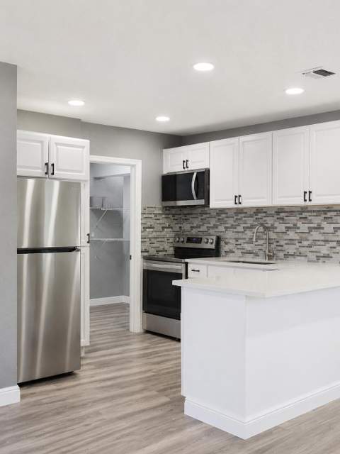2341 NW 11th Court, Pompano Beach FL - photo 9 of 25