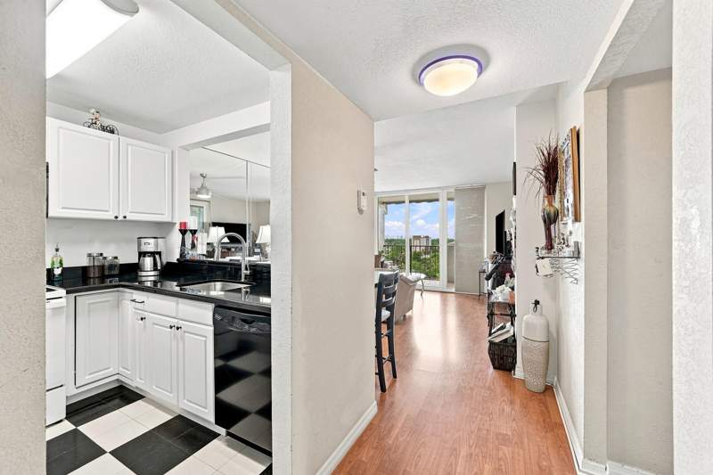 1 bedroom Condominium at 777 S Federal Highway #Rp Ph 15, Island Club, Pompano Beach — photo 5