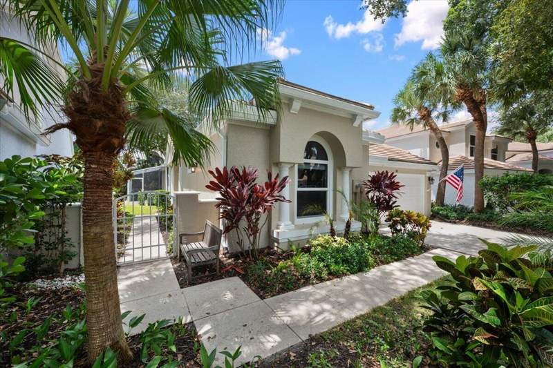 2 bedroom Single Family Residence at 21 Grand Bay Circle, Oak Harbour 3, Juno Beach — photo 2