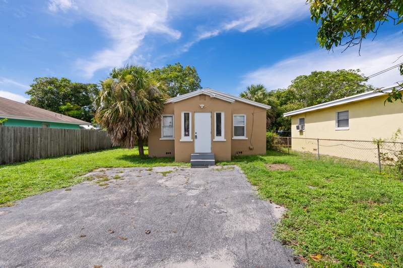 2 bedroom Single Family Residence at 649 W 10th Street, Inlet City, Riviera Beach — photo 3