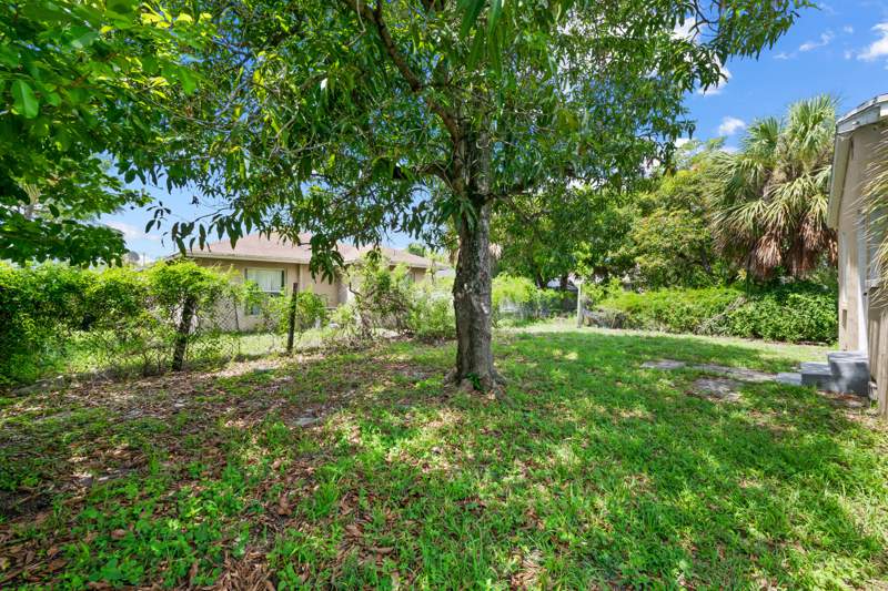 2 bedroom Single Family Residence at 649 W 10th Street, Inlet City, Riviera Beach — photo 4