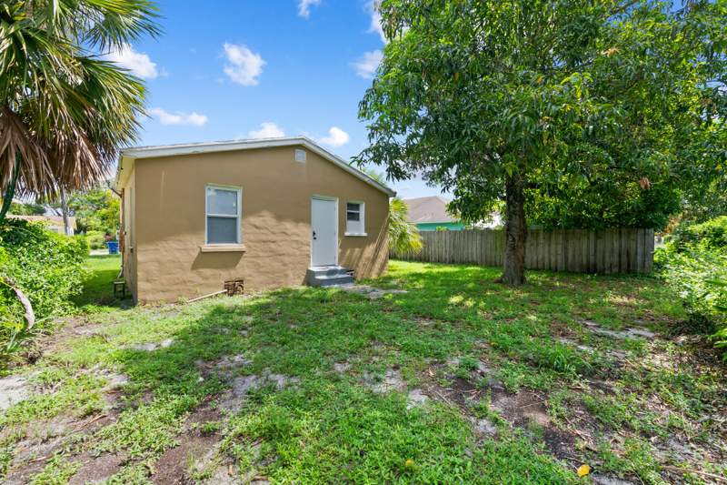 2 bedroom Single Family Residence at 649 W 10th Street, Inlet City, Riviera Beach — photo 5