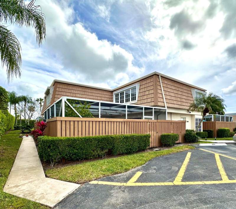 3 bedroom Townhouse at 11551 Winchester Drive, Winchester Court, Palm Beach Gardens — photo 2