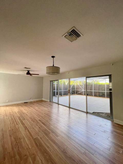 11551 Winchester Drive, Palm Beach Gardens FL - photo 6 of 22