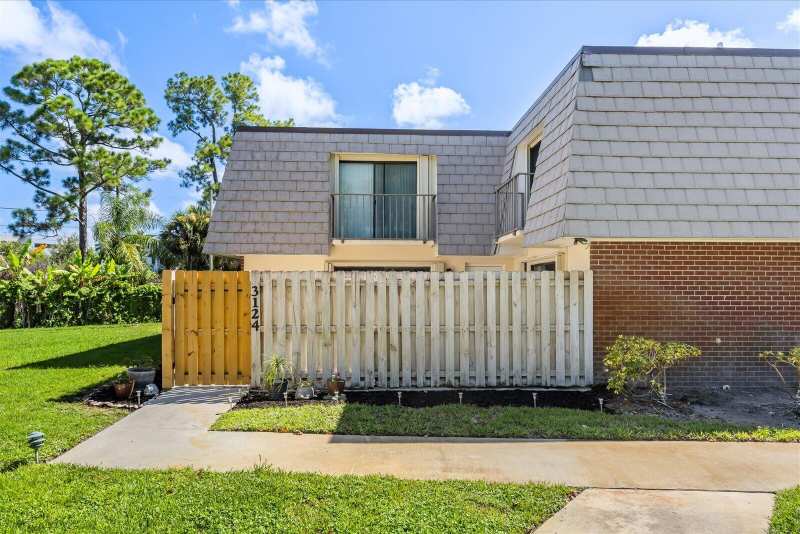 2 bedroom Townhouse at 3124 SE Brook Street, Brook Villas, Stuart — photo 1