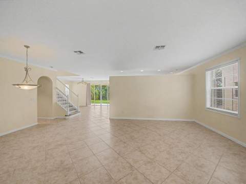 11728 SW Bennington Circle, Port St. Lucie FL - photo 7 of 117
