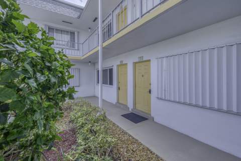3240 Lake Osborne Drive #109, Lake Worth Beach FL - photo 15 of 20